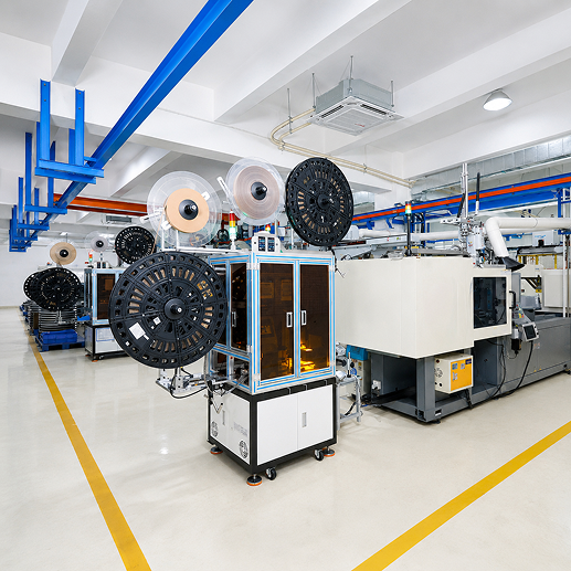 Horizontal injection molding